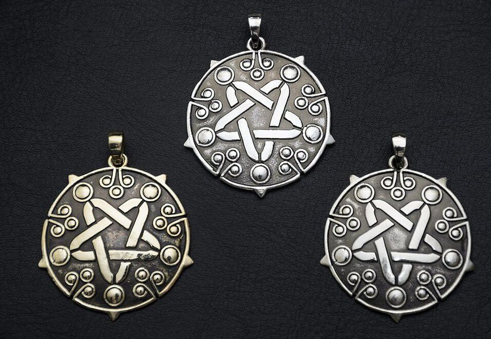 amulets from the corona virus